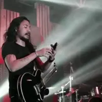 Sejak empat hari lalu, penyanyi Marcello Tahitoe tertangkap akibat narkoba. Penyanyi ganteng dan banyak tato itu tertangkap narkoba jenis ganja di kediamannya. (Instagram/marcello_tahitoe)