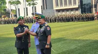Jenderal Agus Subiyanto melakukan serahterima jabatan usai dilantik menjadi Kepala Staf Angkatan Darat (Kasad) menggantikan Jenderal Dudung Abdurachman pada Jumat, (27/10/2023).