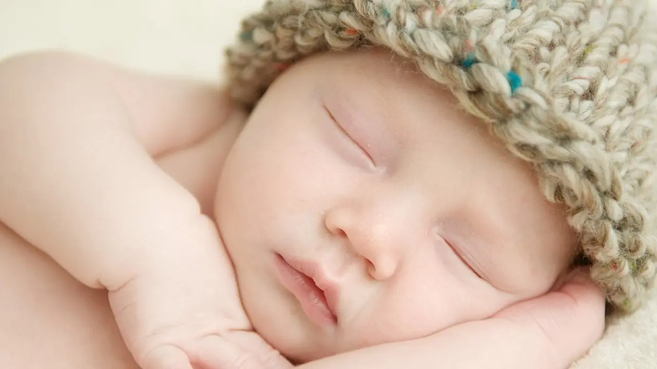 Ajaib, Bayi Berhenti Menangis Saat Ayat Suci Dilantunkan
