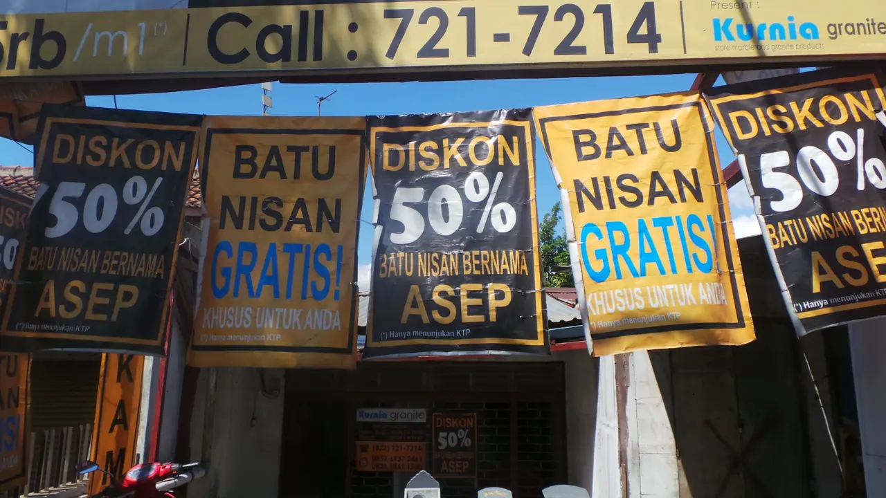 Pembeli Batu Nisan Bernama Asep Dikorting 50 Persen