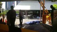 Gondola jatuh di Gedung Intiland. (Liputan6.com/Nafiysul Qodar)