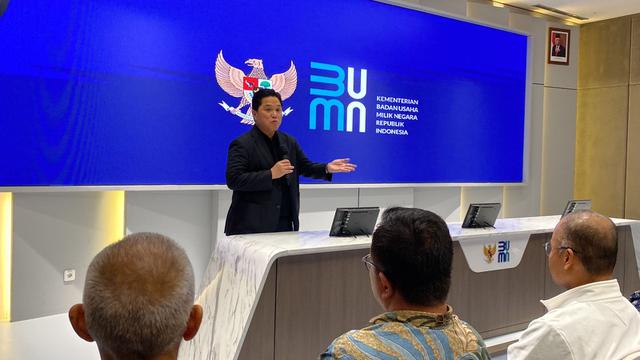 Menteri Badan Usaha Milik Negara (BUMN) Erick Thohir dalam Peresmian Media Center Kementerian BUMN, Jakarta, Rabu (3/1/2024). (Arief/Liputan6.com)