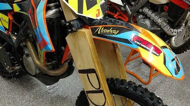 7 Potret Nyeleneh Modifikasi Sepeda Motor dengan Kayu Ini Bikin Geleng Kepala
