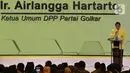 Ketua Umum DPP Golkar terpilih Airlangga Hartarto memberikan sambutan saat penutupan Munas X Partai Golkar di Jakarta, Kamis (5/12/2019). Airlangga Hartarto terpilih kembali sebagai ketua umum Partai Golkar Periode 2019-2024 secara aklamasi. (Liputan6.com/Johan Tallo)
