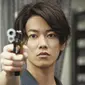 Aktor Takeru Satoh baru saja mengambil alih akun Twitter untuk dorama barunya, Tennou no Ryouriban.