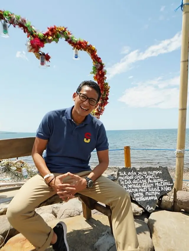 6 Gaya Liburan Sandiaga Uno Keliling Indonesia, Menteri Parekraf Baru