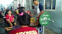 Atlet Indonesia yang akan bertanding di ajang ASEAN Paragames 2017 berlatih di Solo, Jawa Tengah. (Bola.com/Ronald Seger)