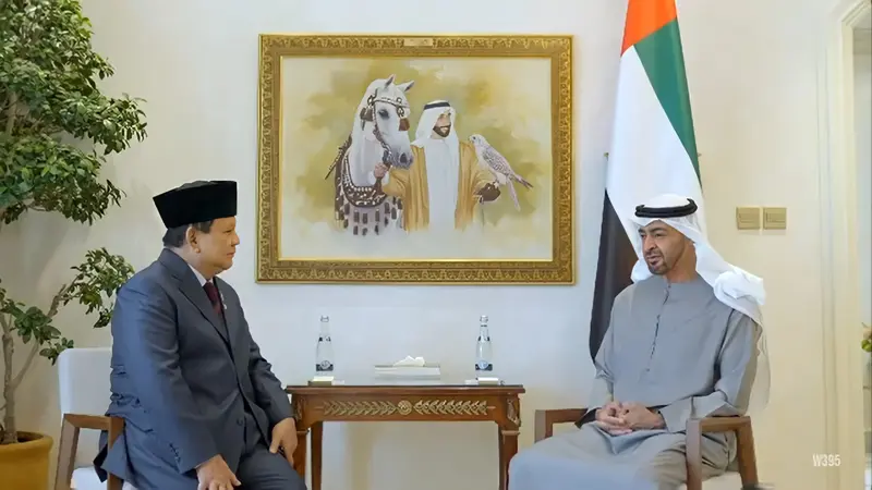 Prabowo Subianto saat bertemu dengan Putra Mahkota Abu Dhabi, Sheikh Mohamed bin Zayed Al Nahyan