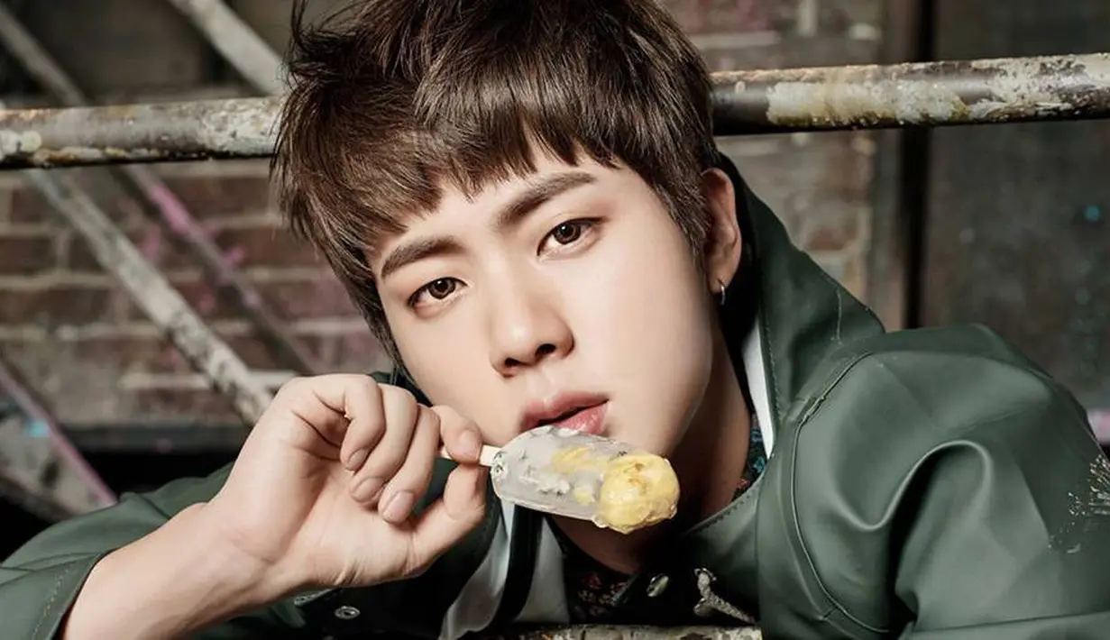 Jin BTS punya panggilan worldwide handsome. Lantaran ia dinilai punya wajah imut dan jago dance. (Foto: Allkpop.com)
