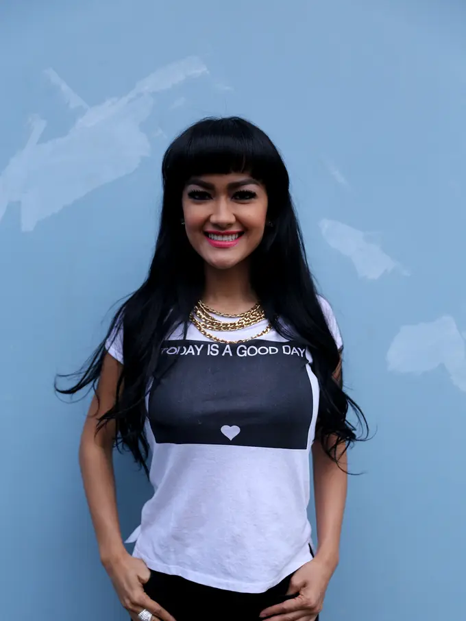 [Bintang] Julia Perez