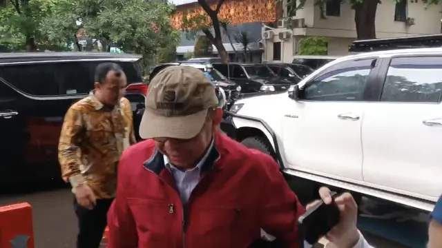 Rektor nonaktif Universitas Pancasila ETH memenuhi panggilan sebagai saksi terlapor  di Polda Metro Jaya dalam kasus dugaan pelecehan terhadap bawahannya, Kamis (29/2/2024)