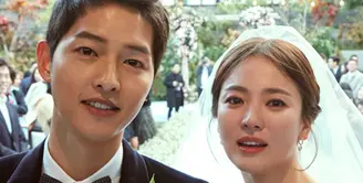 Song Joong Ki dan Song Hye Kyo merupakan salah satu pasangan artis Korea Selatan yang kerap menyita perhatian publik. Pernikahan mereka pun dianggap sebagai salah satu fenomenal di Korea Selatan. (Foto: dramafever.com)
