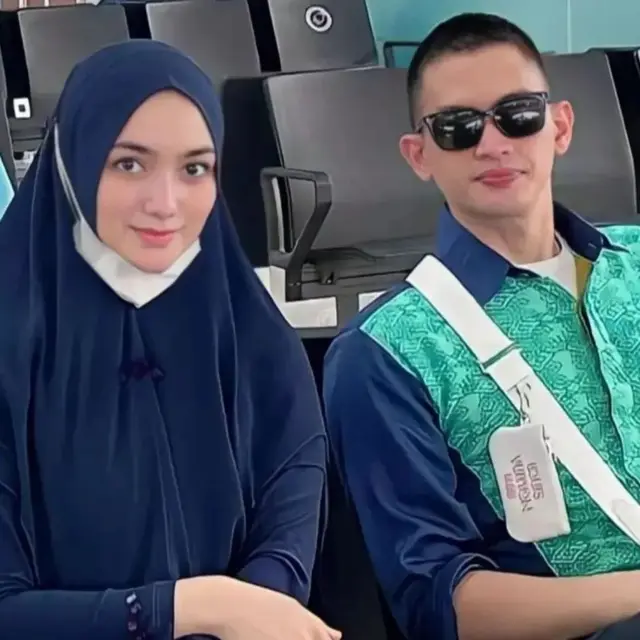 Citra Kirana Tampil Bercadar, Ini 6 Potretnya saat Berangkat Umrah