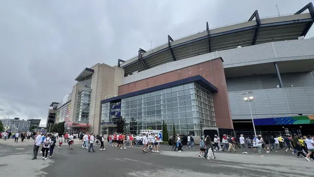 Foto Eksklusif: Lautan Putih dan Merah-Kuning-Hijau, Keseruan Suporter Inggris dan Ghana Warnai Gillette Stadium