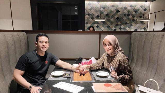 Saling Sindir di Media Sosial, Ini 6 Potret Mesra Olla Ramlan dan Aufar Hutapea