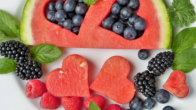 ilustrasi buah yang baik dikonsumsi untuk sarapan/pixabay