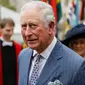 File foto 9 Maret 2020, Pangeran Charles dan istri, Camilla pergi setelah menghadiri layanan Hari Persemakmuran tahunan di Westminster Abbey di London. Pangeran Charles yang kini berusia 71 tahun positif tertular corona COVID-19 dan menjalani karantina di Skotlandia. (AP/Kirsty Wigglesworth, File)