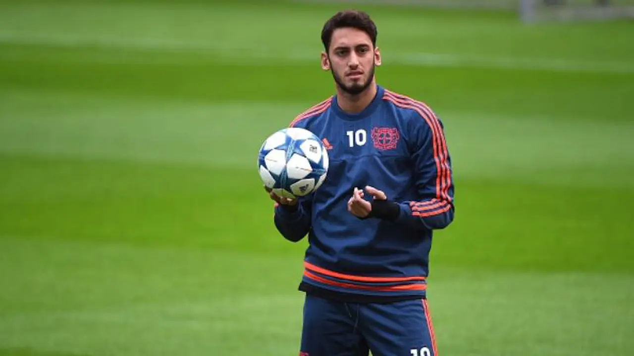 Hakan Calhanoglu