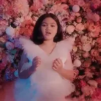 Cover lagu Korea, penampilan Amora bikin pangling. (Sumber: YouTube/The Lemos Family)