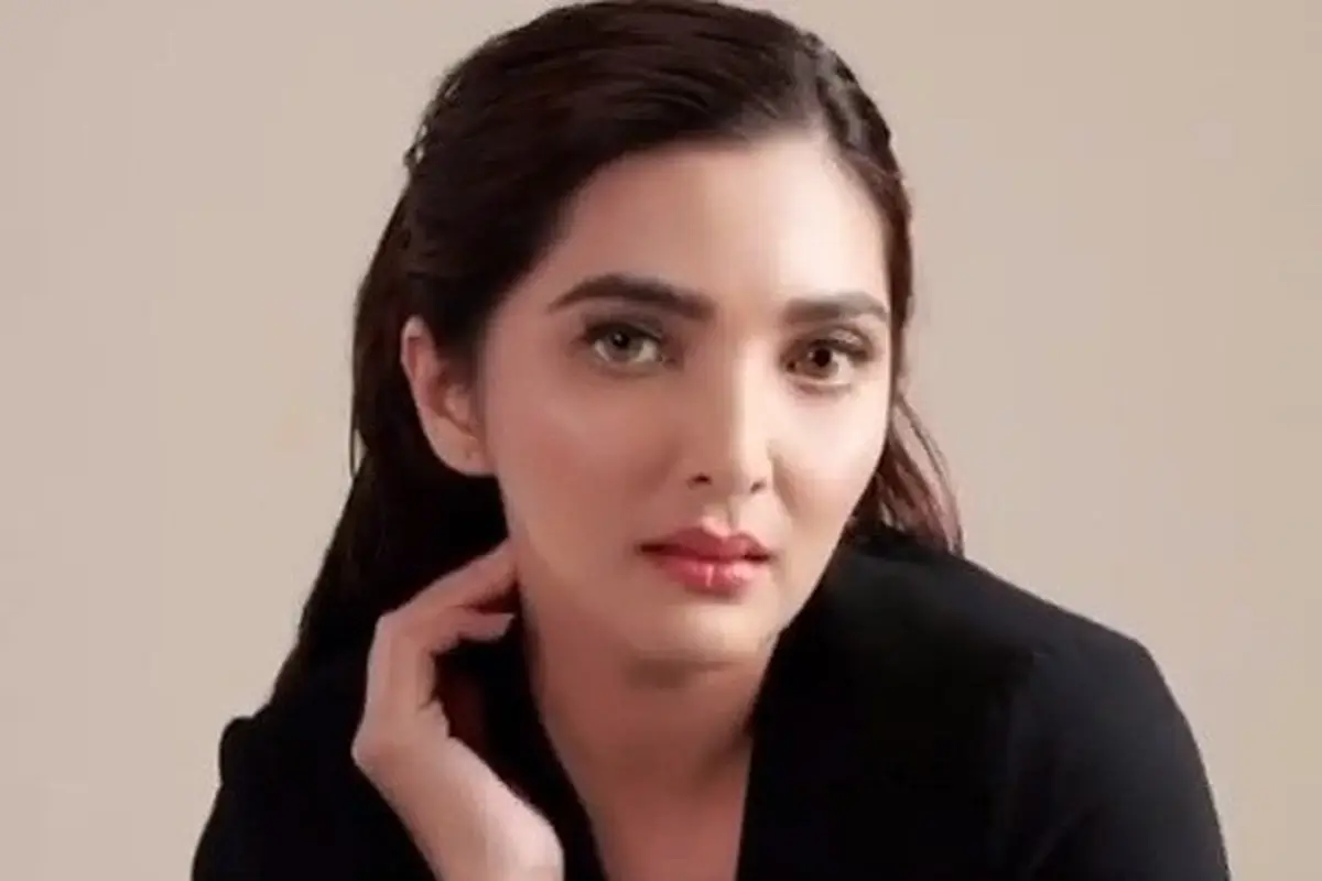 7 Gaya Pemotretan Ashanty dengan Makeup Flawless, Tetap Menawan