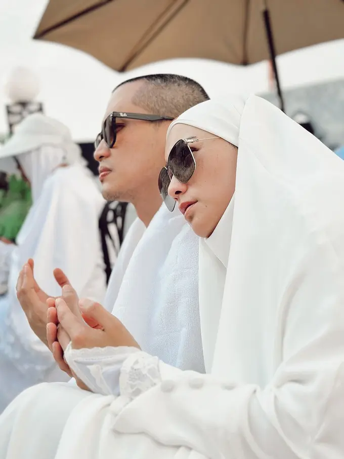 8 Potret Beda Gaya Artis Rayakan Idul Adha 2024 di Tanah Suci, Nagita Slavina, Aurel Hermansyah, hingga Ria Ricis Tampil Bergamis