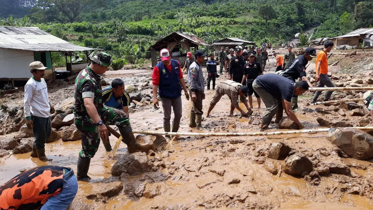 Kondisi lokasi yang diterjang banjir bandang di Bogor
