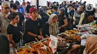 Pedagang Bazar Takjil Ramadan Benhil umumnya merupakan warga sekitar. (Liputan6.com/Angga Yuniar)