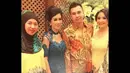 Sebelumnya pada 9 Agustus 2014, Raffi Ahmad dan Nagita Slavina telah menggelar proses lamaran di Apartemen Capital, SCBD, Jakarta. (instagram.com/raffiahmadlagi)