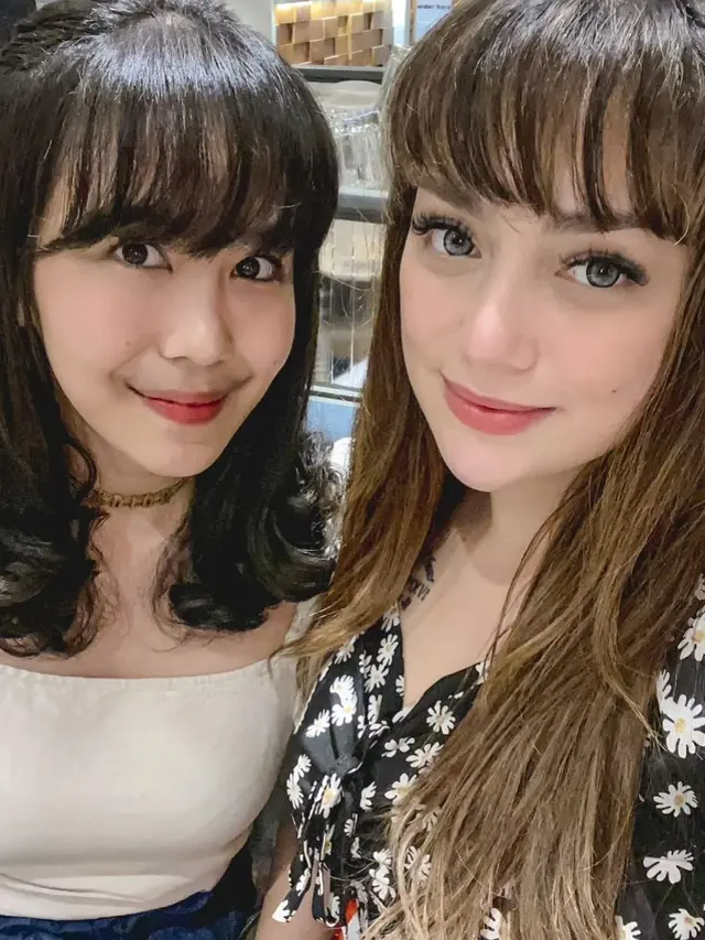 6 Potret Terbaru Celine Evangelista dengan Poni, Makin Awet Muda