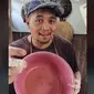 Cerita Pegawai Pajak Bergaji Rp15 Juta Resign dari Pekerjaan untuk Jualan Ayam Geprek. foto: TikTok @koki.geprek