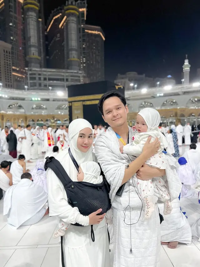Anisa Rahma dan suami umrah (Instagram/anisarahma_12)