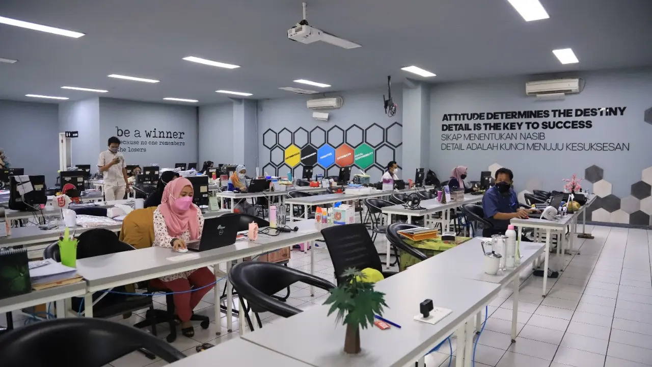Dinas Ketenagakerjaan (Disnaker) Kota Tangerang sidak penerapan WFH-WFO hingga protokol kesehatan.