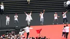 Sejumlah musisi dan artis ibukota membawakan lagu pada kampanye akbar capres dan cawapres Joko Widodo (Jokowi)-Ma'ruf Amin di Stadion Utama GBK, Senayan, Jakarta, Sabtu (13/15). Sebanyak 500 artis, musisi, dan budayawan meramaikan pagelaran Konser Putih Bersatu. (Liputan6.com/Angga Yuniar)