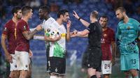 AS Roma saat melawan Borussia Monchengladbach di Liga Europa, Jumat (25/10/2019) dinihari WIB (Filippo MONTEFORTE / AFP)