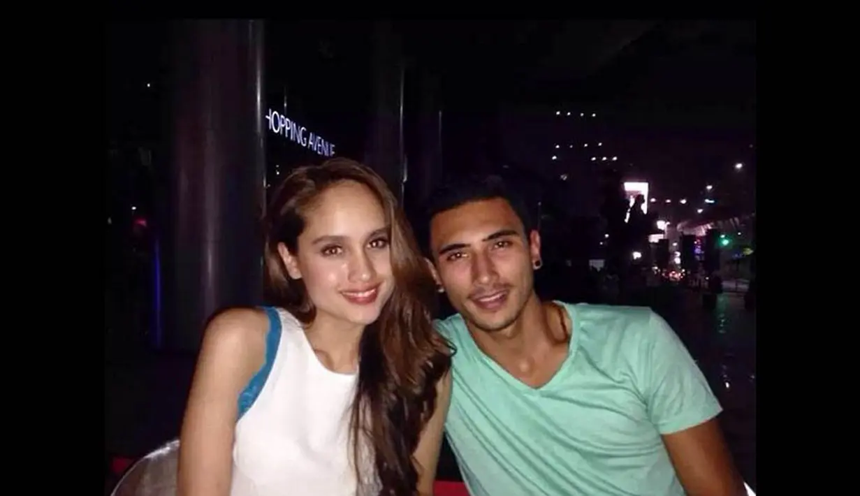 Sebelumnya, 8 November 2014 pada Cinta Laura juga mengunggah foto kebersamaannya dengan Vincet di slaah satu pusat perbelanjaaan. (instagram.com/claurakiehl)