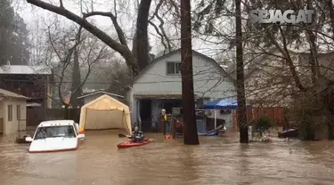 Cuaca yang buruk sejak Oktober 2016 dan meluapnya sungai Sacramento jadi penyebab bencana ini. 