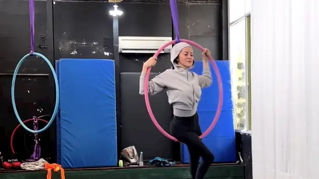 Tampilan Artis Tanah Air Tetap Nyaman Berhijab saat Berolahraga