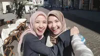 Laudya Cynthia Bella dan Zaskia Sungkar berlibur bersama ke Eropa. (Instagram)