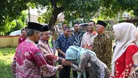 22 Tahun Bu Guru Sitimah Tempuh Perjalanan 180 Km Demi Cerdaskan Anak-Anak
