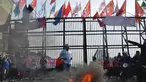Gerakan Rakyat untuk Pilkada Langsung (Gerpala) melakukan aksi di depan gedung DPR/MPR RI, Jakarta, (11/9/14). (Liputan6.com/Miftahul Hayat)