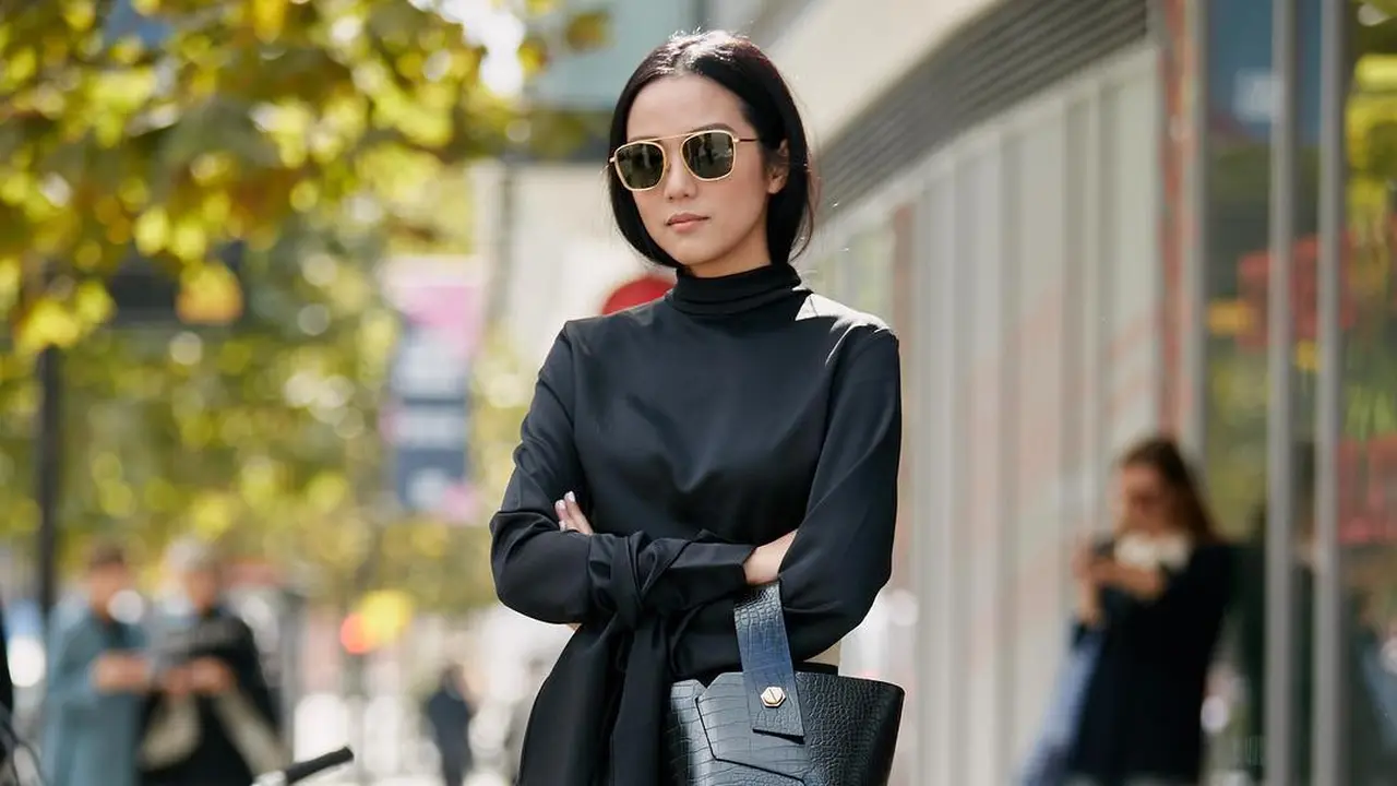 Tips dan Trik Pakai Outfit Satu Tone yang Tetap Atraktif