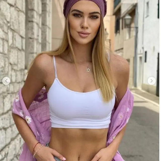 Model Slovakia Dianggap Terlalu Cantik, Sering Dihujat dan Disangkan Robot