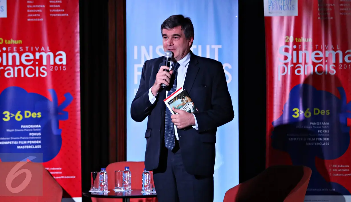 Direktur Institut Prancis di Indonesia Marc Piton memberi keterangan pers terkait Festival Sinema Prancis 2015, Jakarta, Rabu (25/11/2015). Di HUT ke 20, Festival Sinema Prancis akan merayakannya di 9 kota di Indonesia. (Liputan6.com/Immanuel Antonius)