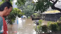 Situasi banjir di Narogong-Rawalumbu Bekasi (Fachrur Rozi/Liputan6.com)