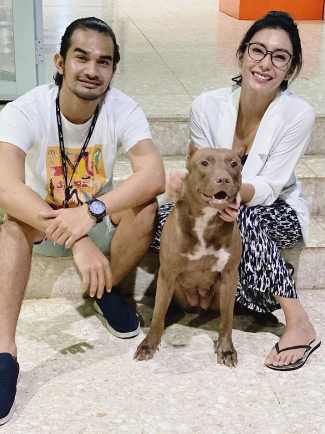 Dikabarkan Dekat, Ini 6 Potret Mesra Tyas Mirasih dan Tengku Tezi