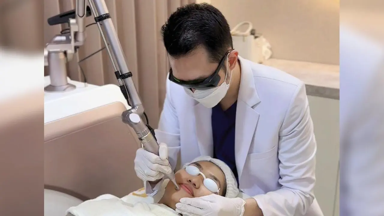 dr. Adrian Aries Hendrawan