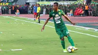 Ruben Sanadi dalam laga Borneo FC Vs Persebaya, Jumat (11/5/2018) di Stadion Segiri, Samarinda. (Bola.com/Aditya Wany)