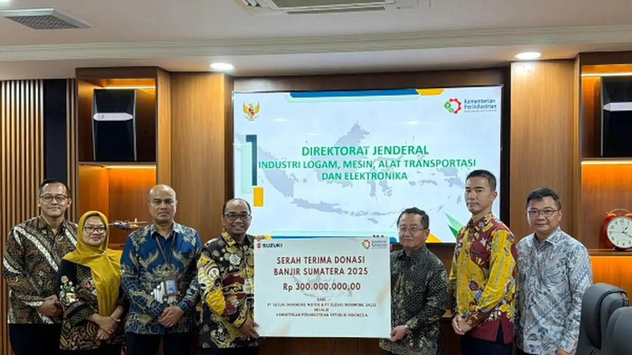 Suzuki Indonesia bersama Kemenperin melakukan donasi untuk korban bencana alan