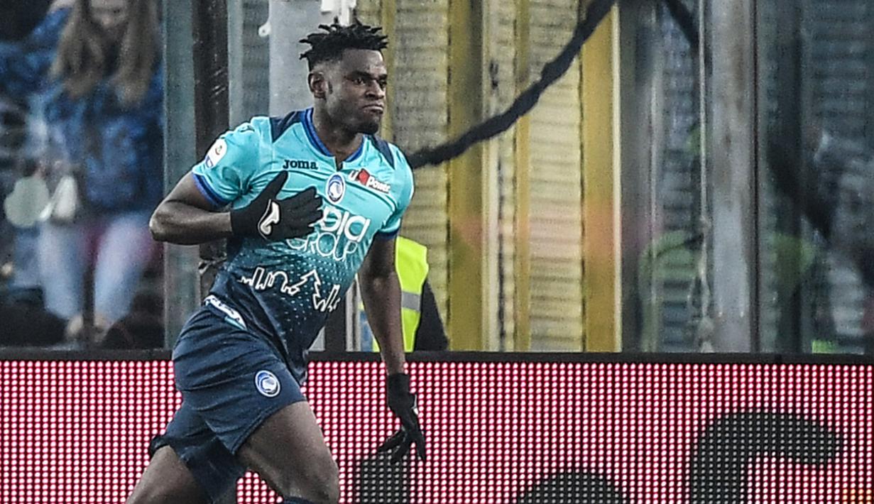 3. Duvan Zapata (Atalanta) - 14 gol dan 3 assist (AFP/Marco Bertorello)