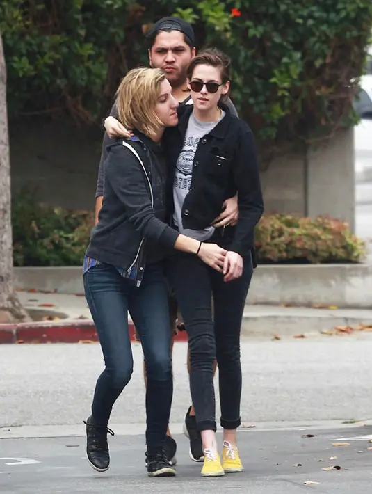 Keterbukaan Kristen Stewart pada dunia tentu saja hal yang cukup serius sehingga dirinya membuktikan hubungan asmaranya bukan sekedar main-main. (Dailymail/Bintang.com)